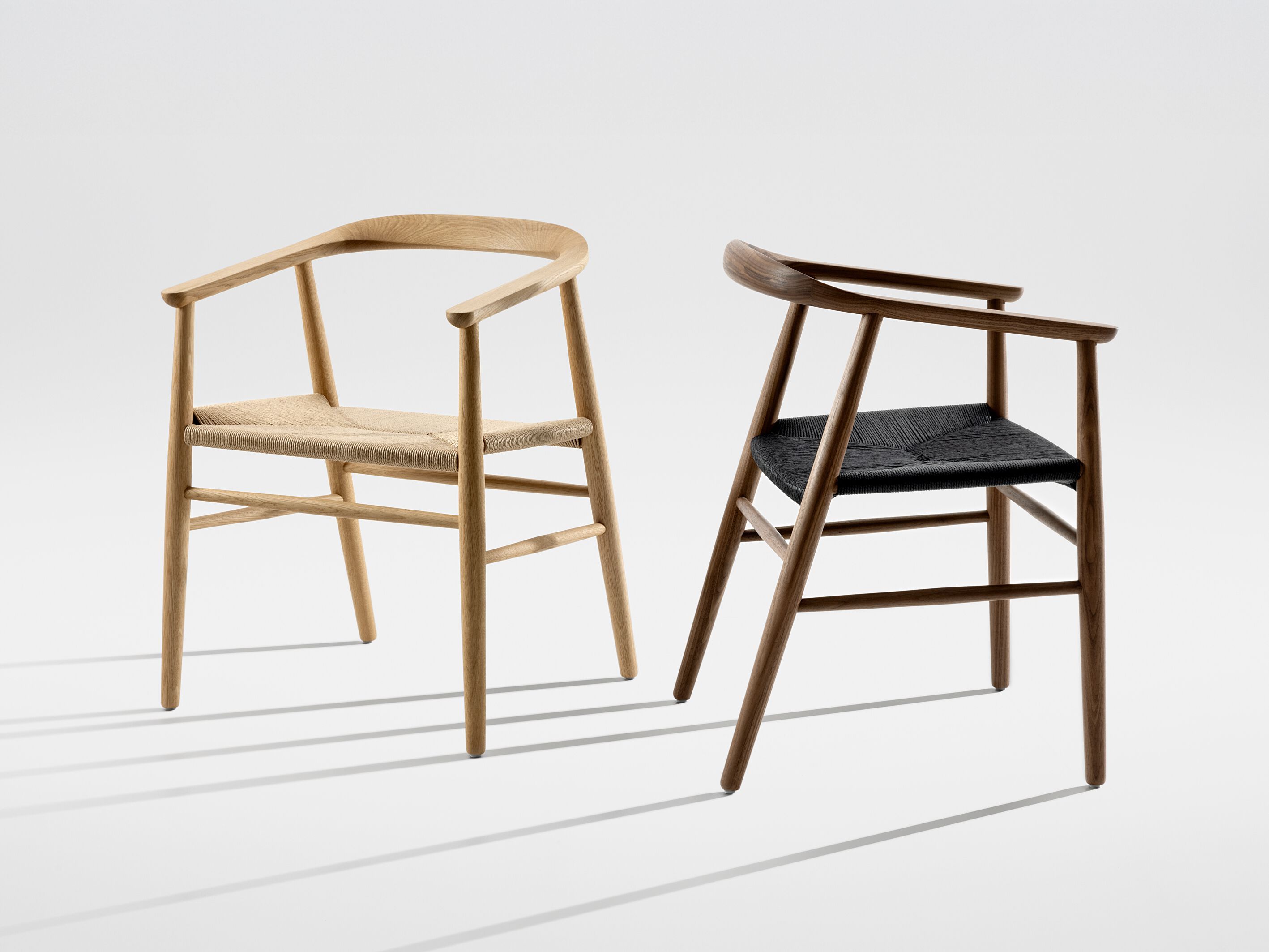 Деревянный стул с подлокотниками ZEITRAUM Кожа ARCH-00020084