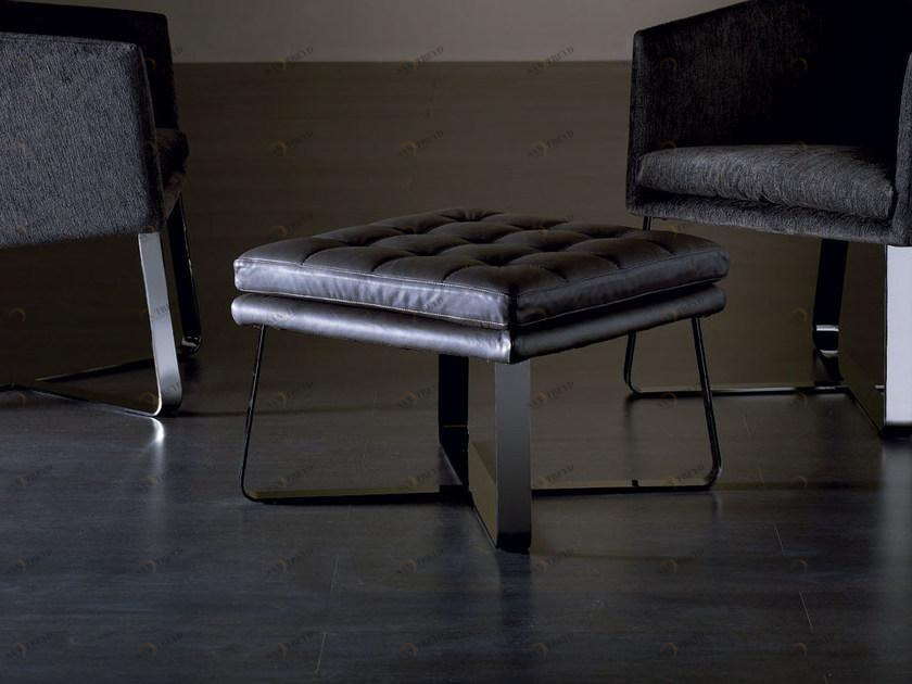 Meridiani Стеганый пуф, обитый кожей Lolyta sun-id-1403151