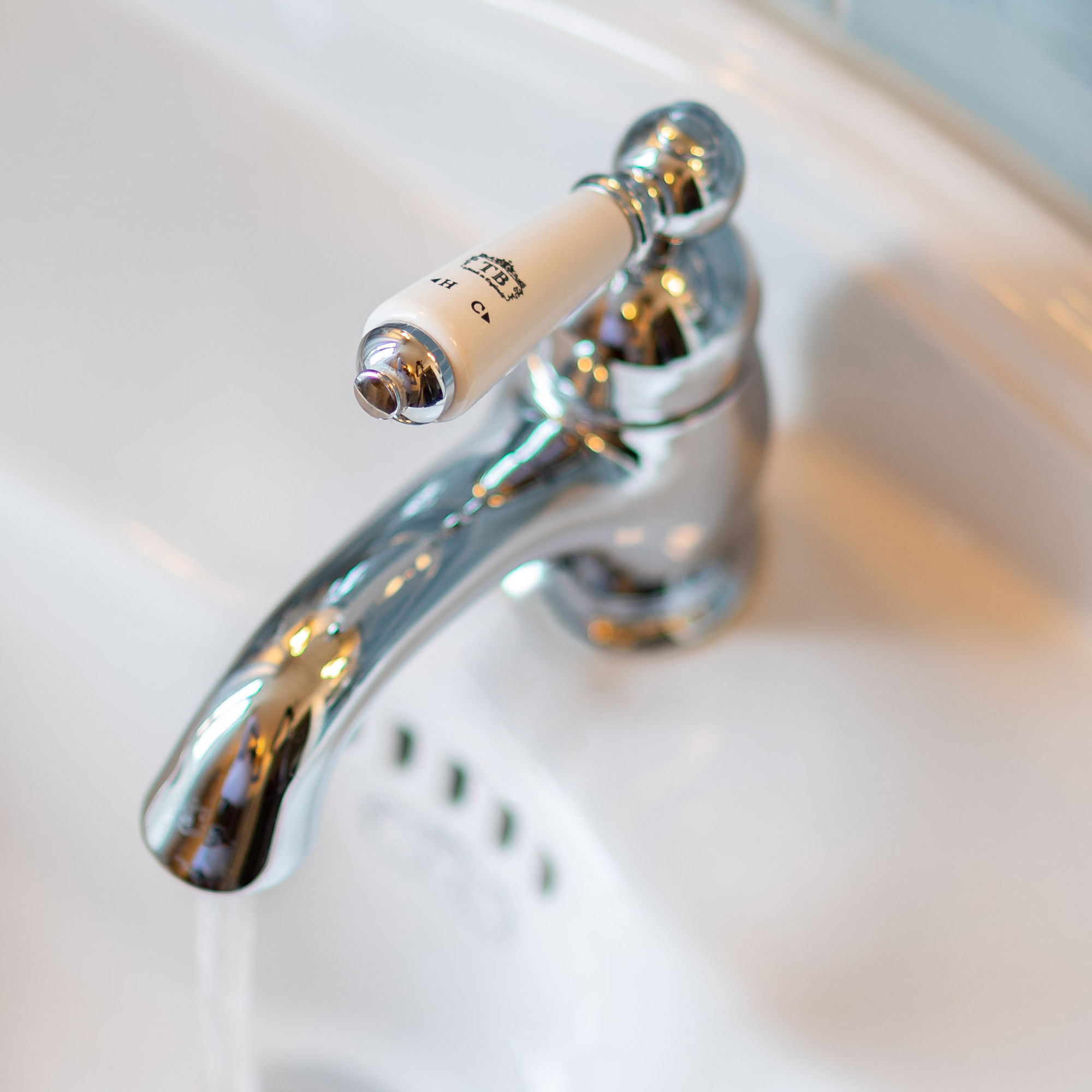 Traditional bathrooms Смеситель для раковины однорычажный АСКОТ Tb415.514.ag  - Вид №2