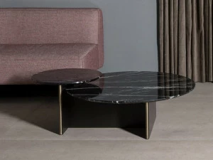 Kendo Mobiliario Журнальный столик из мрамора на металлической основе