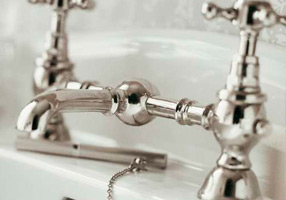 Gentry Home Смеситель для раковины мостик на 2 отверстия 200мм Mayfair Темный никель GH101731 - Вид №1