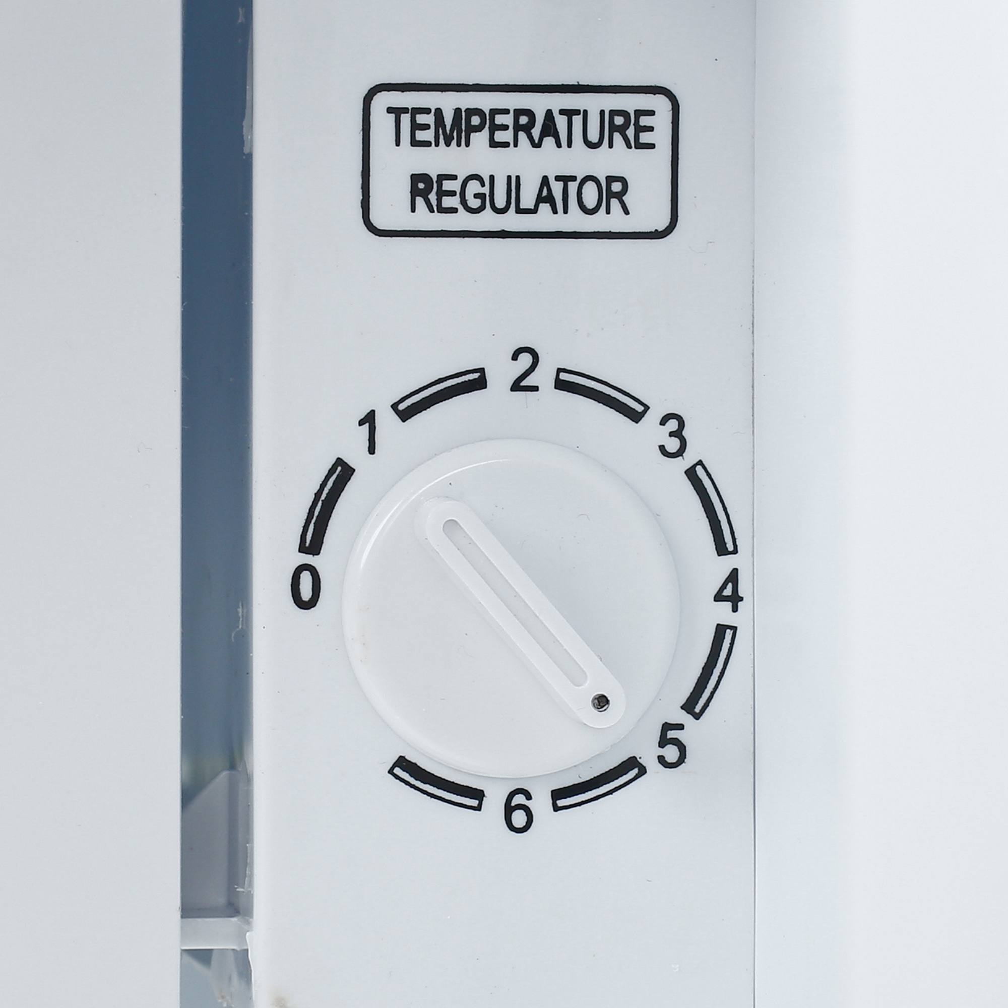 8106128 Холодильник компактный   Tesler RC-73 черный STDN-0090457 - Вид №6