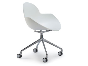 Вращающееся кресло из полипропилена с колесами