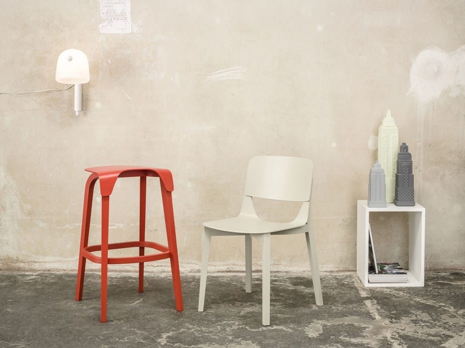 Твердый деревянный низкий стул с подставкой для ног TON ARCH-00003972 - Вид №2