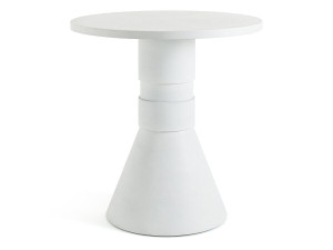 Высокий круглый каменный садовый стол