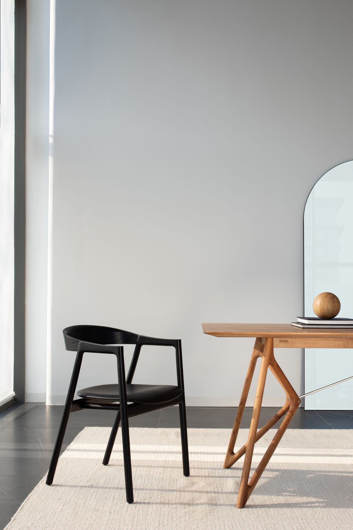 Мягкое кожаное кресло с открытой спинкой Gazzda MUNA ARCH-00051365 - Вид №19