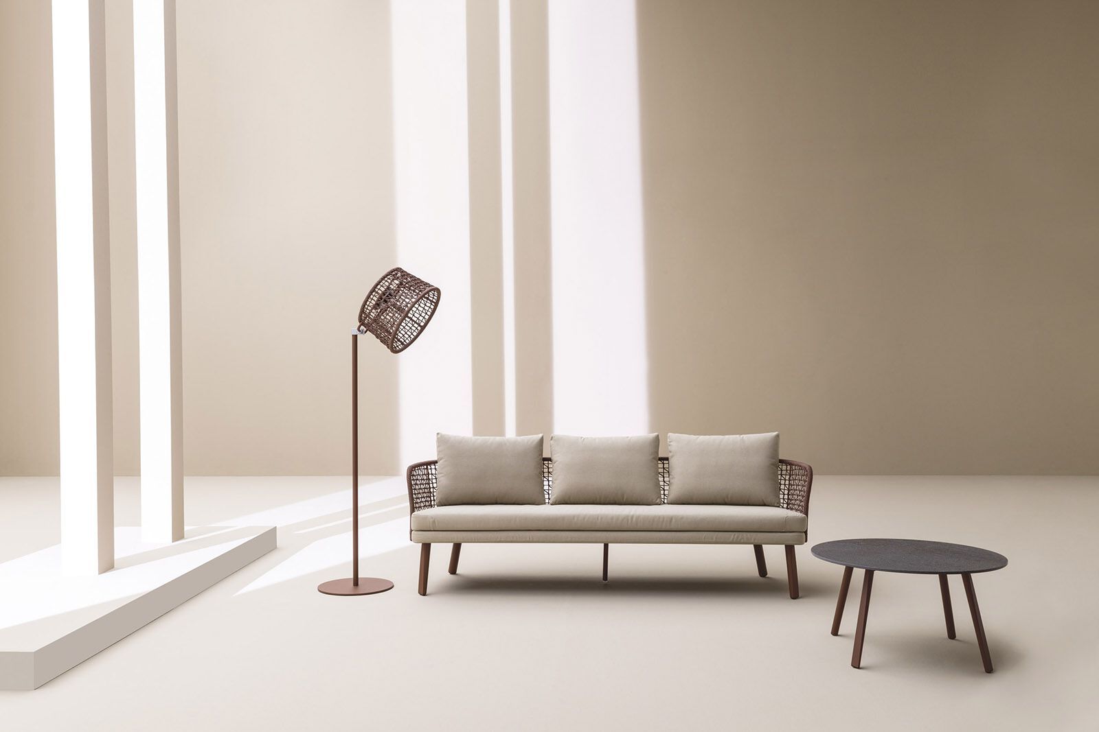 Круглый журнальный столик iroko Varaschin Эмма ARCH-00087928 - Вид №12