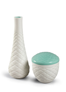 Фарфоровая ваза