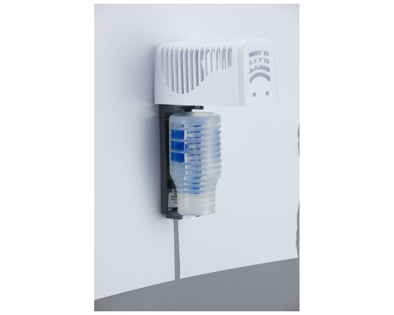 GJB022 Освежитель воздуха V-SOLID EVOLUTION, пластик, белый Merida  - Вид №2