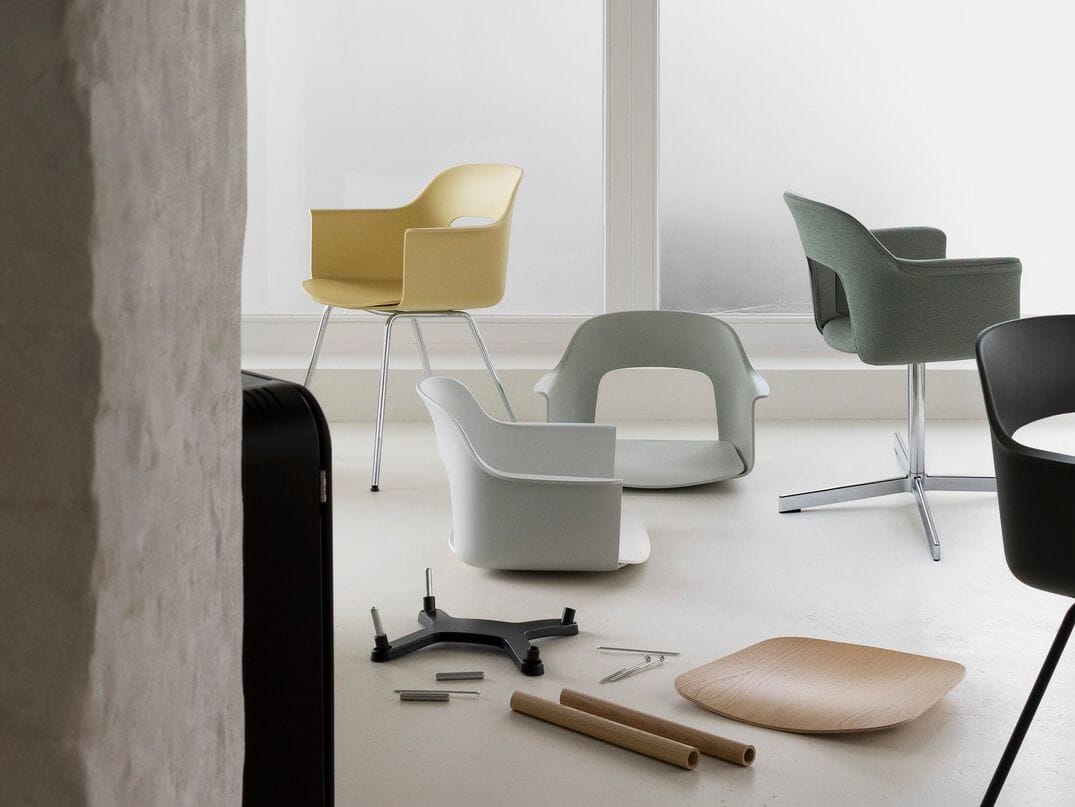 Подлокотник из полипропилена с деревянным сиденьем Hay макет ARCH-00040504 - Вид №3