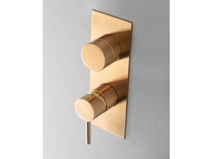 Латунный смеситель для душа с переключателем с пластиной