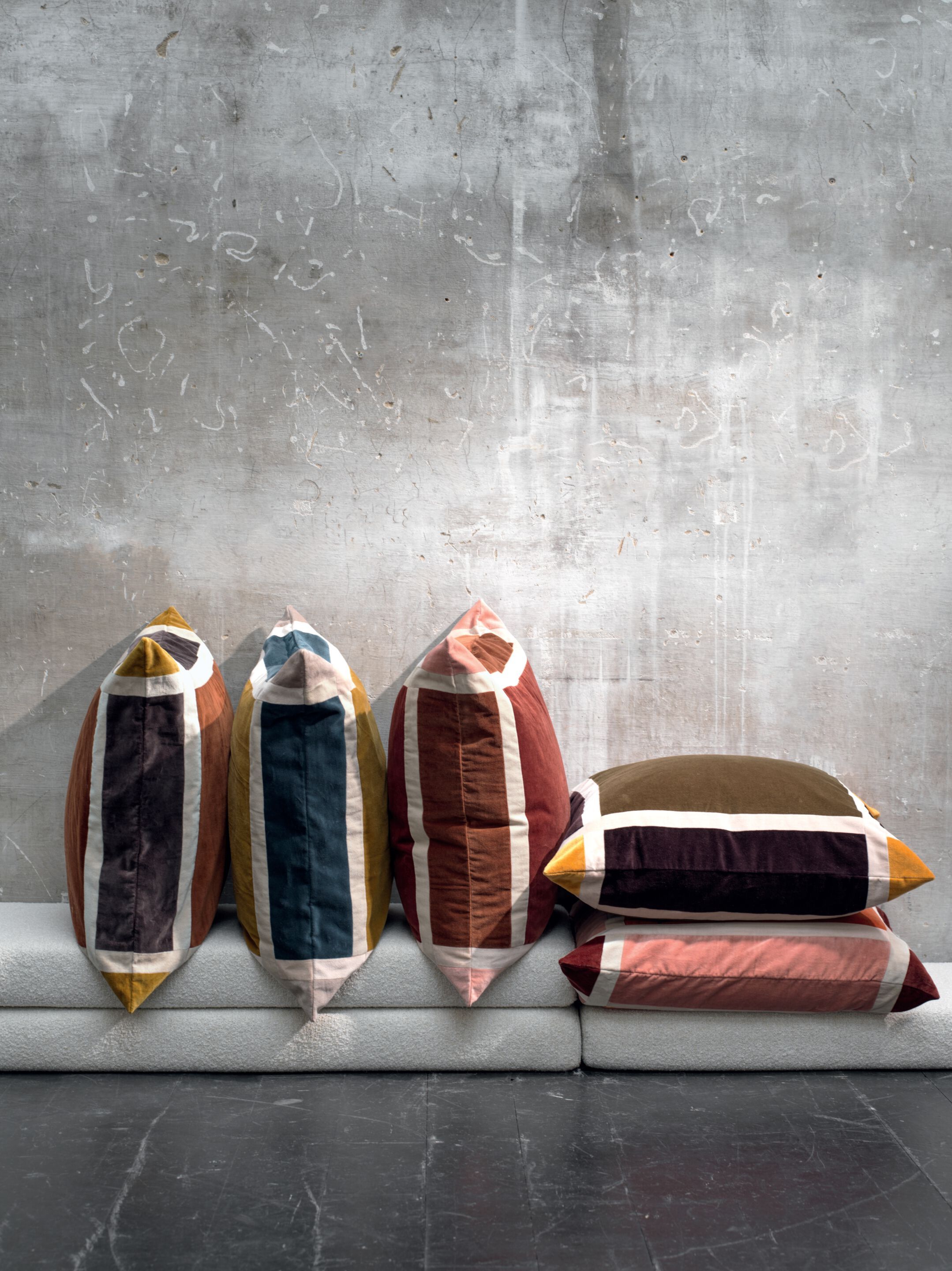 Квадратная подушка из бархата с геометрическим рисунком Élitis MELIE ARCH-00123728 - Вид №2