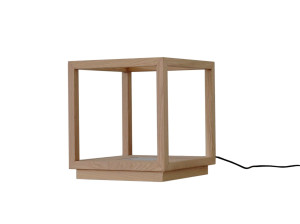 Напольная лампа из дуба