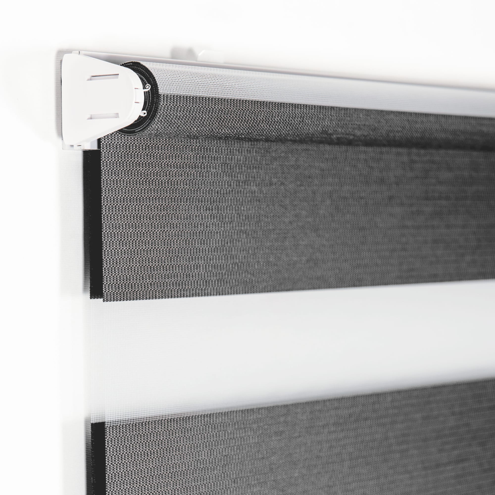 82614430 Штора рулонная день-ночь Miamoza Silver 40x160 см, цвет графит Santreyd  - Вид №1