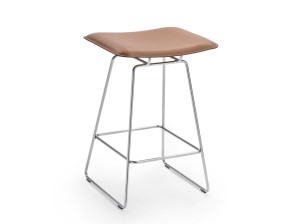 Высокий кожаный стул с подставкой для ног