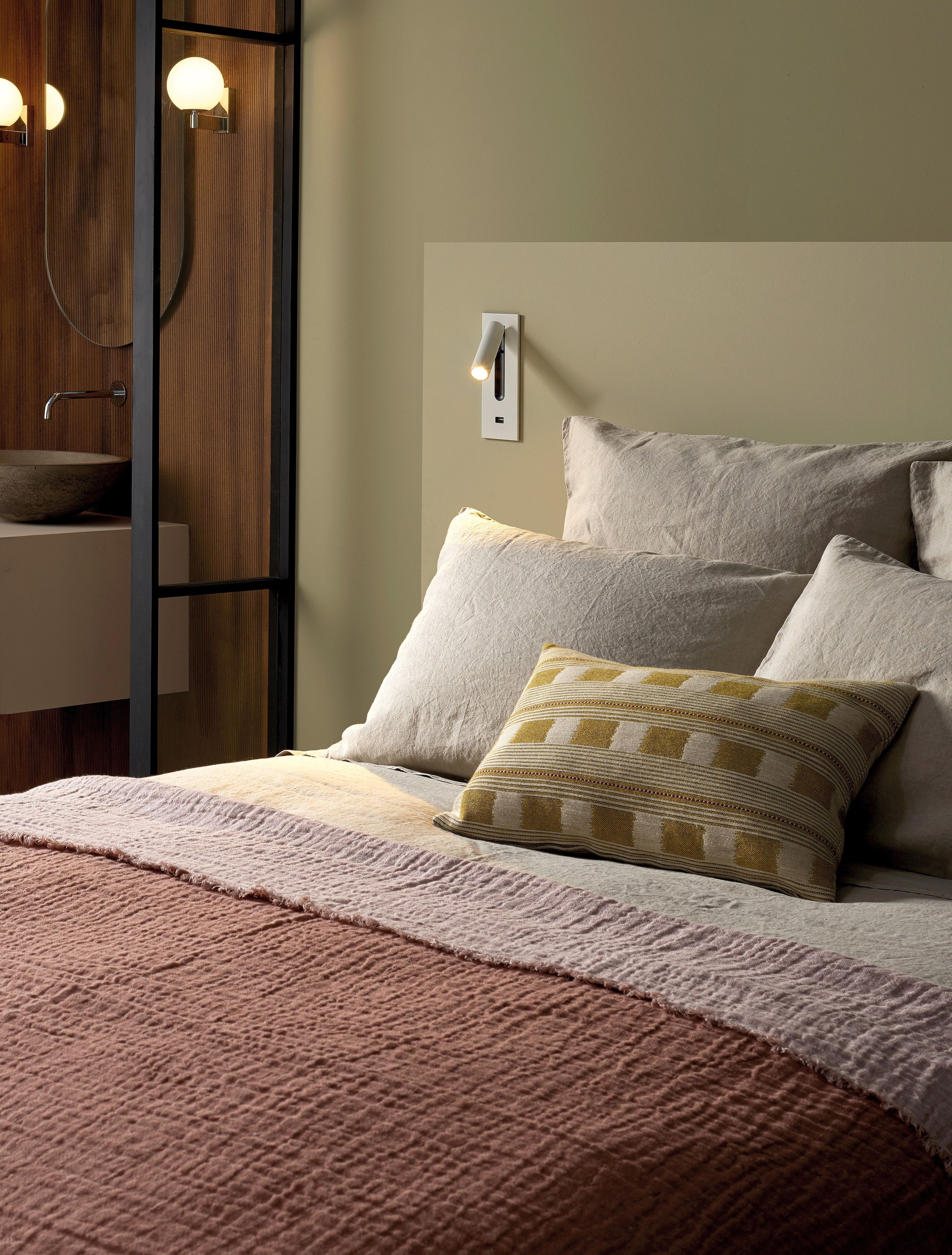 Регулируемая стальная светодиодная настенная лампа с USB-разъемом Astro Lighting FUSE 3 ARCH-00104077 - Вид №1