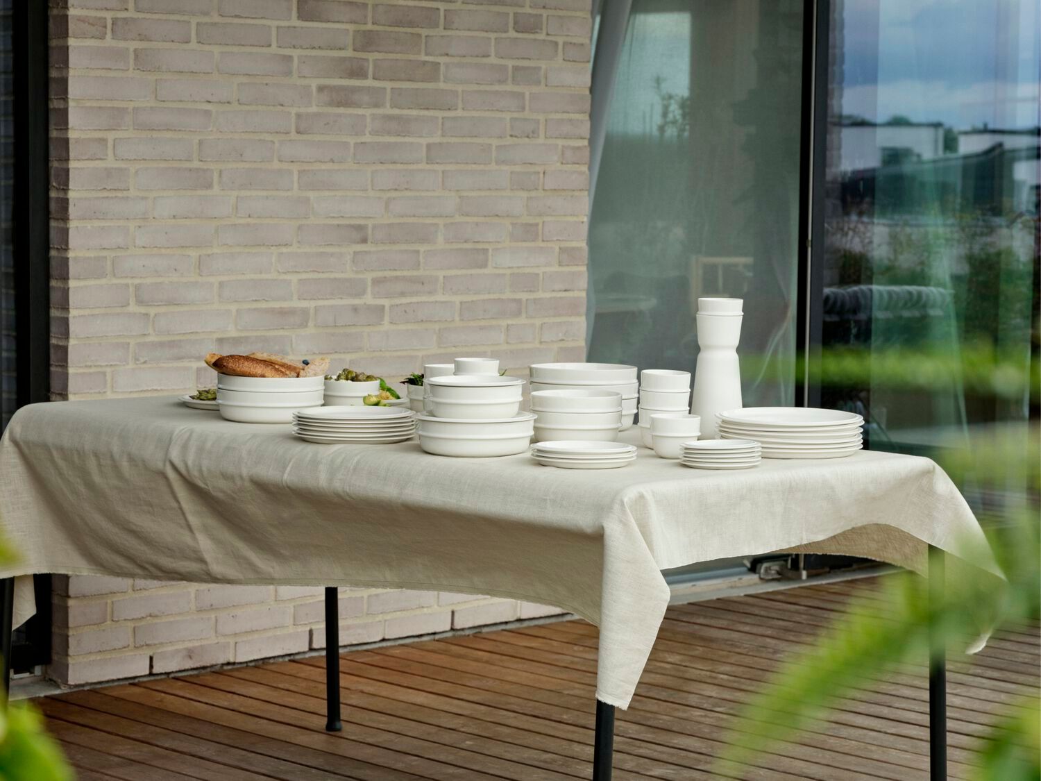 Фарфоровая круглая сервировочная тарелка ZONE DENMARK Eau ARCH-00152200 - Вид №2