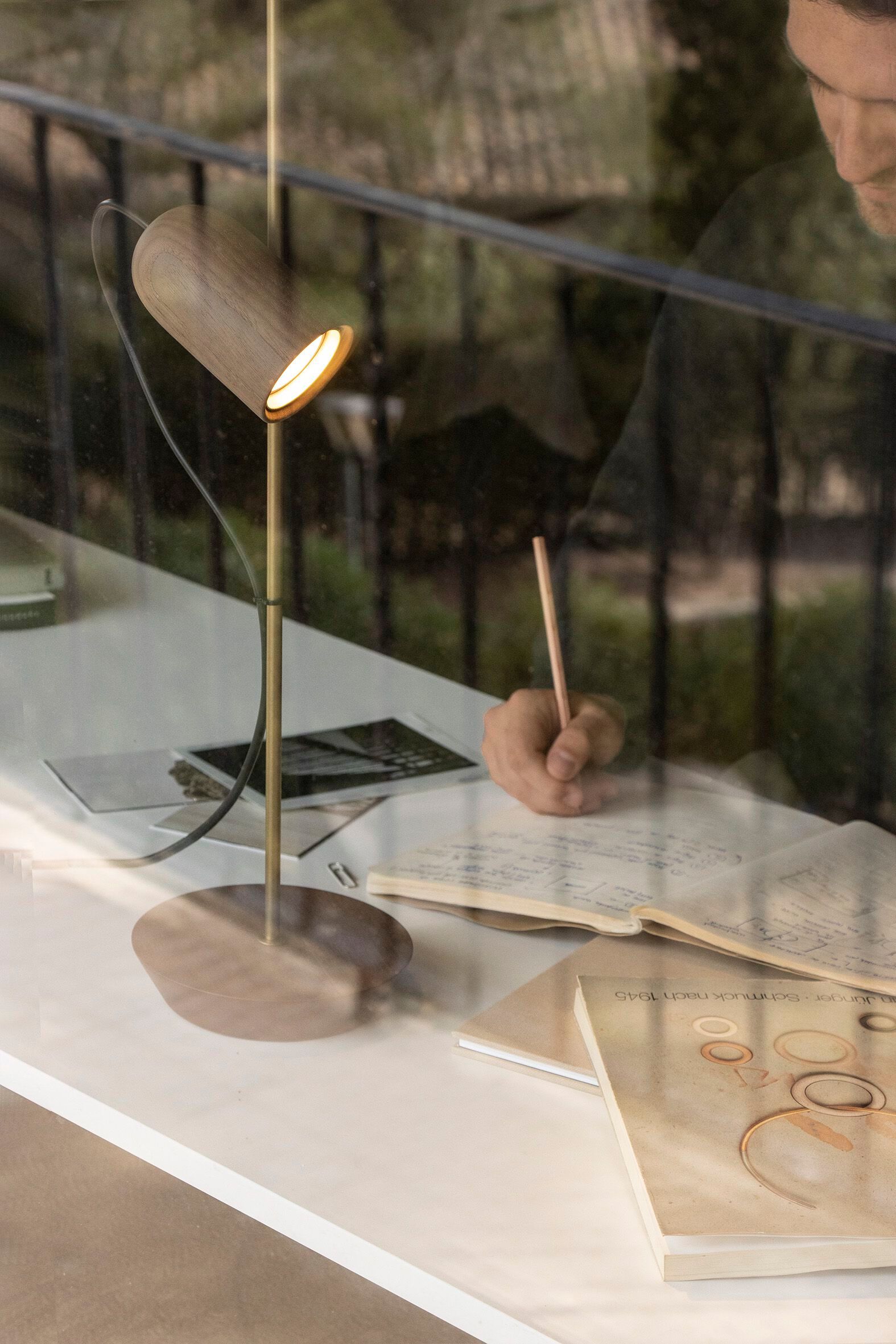 Грецкий орех регулируемая светодиодная настольная лампа NOMON Onfa ARCH-00042548 - Вид №8