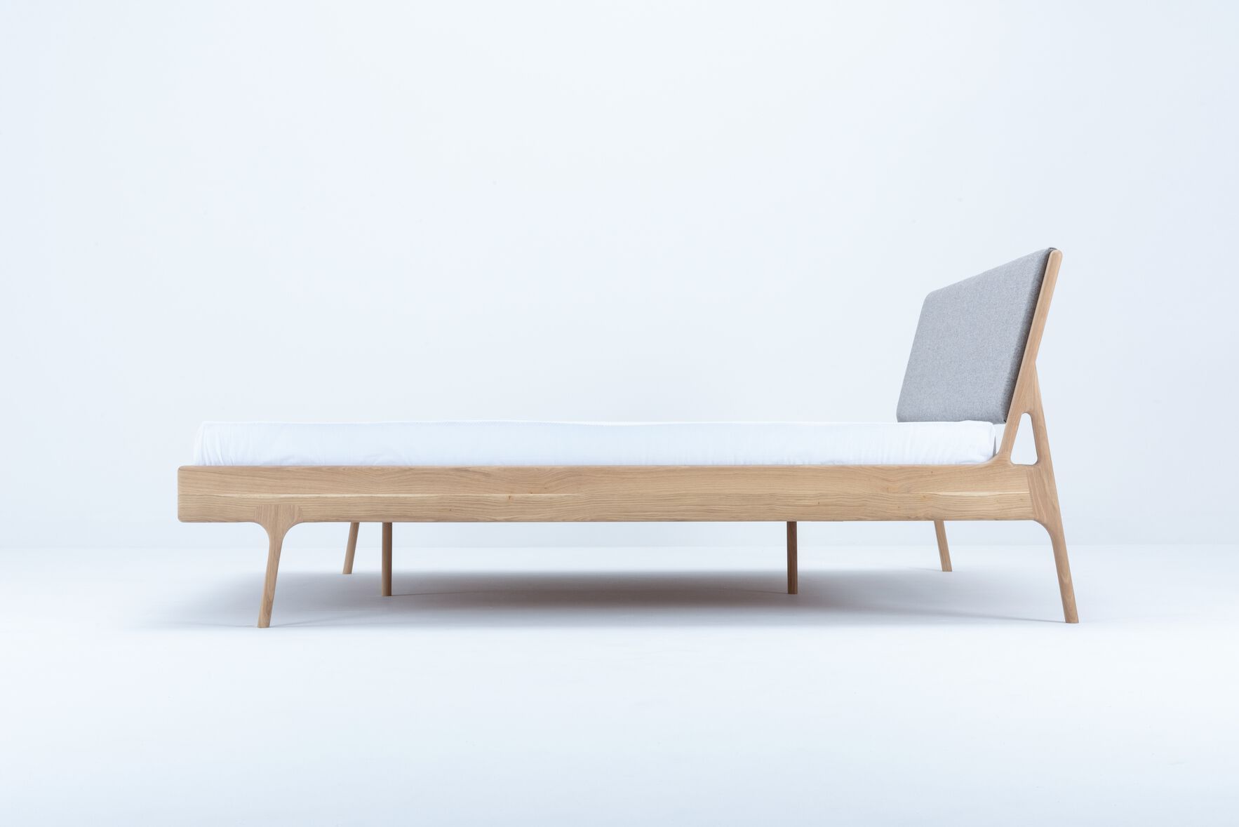 Дубовая двуспальная кровать Gazzda Fawn ARCH-00085993 - Вид №37