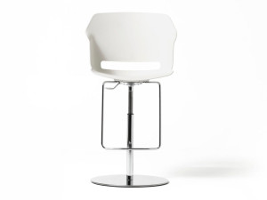 Высокий поворотный стул из полипропилена с подставкой для ног
