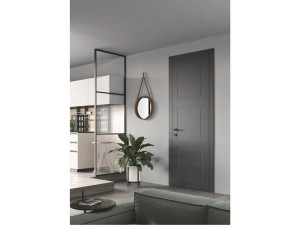 Распашная дверь с выдвижными петлями