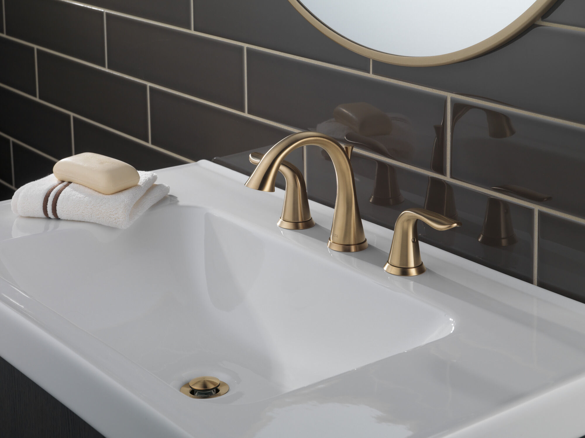 3538-CZMPU-DST Смеситель для ванной комнаты с двумя ручками Delta Faucet Lahara Шампанское бронза  - Вид №4