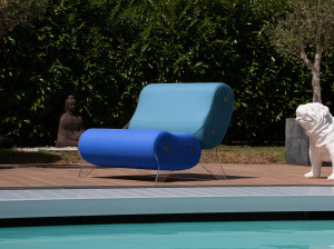 Кресло с подлокотниками