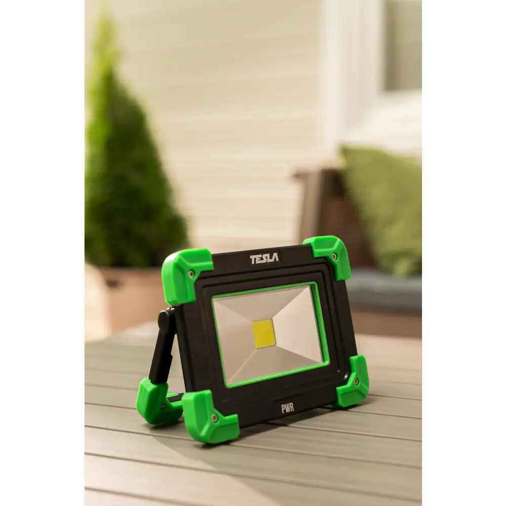Фонарь-прожектор Tesla PWR STLM-2015409 - Вид №3