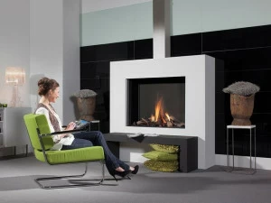 Element4 Настенный газовый стальной камин с панорамным остеклением