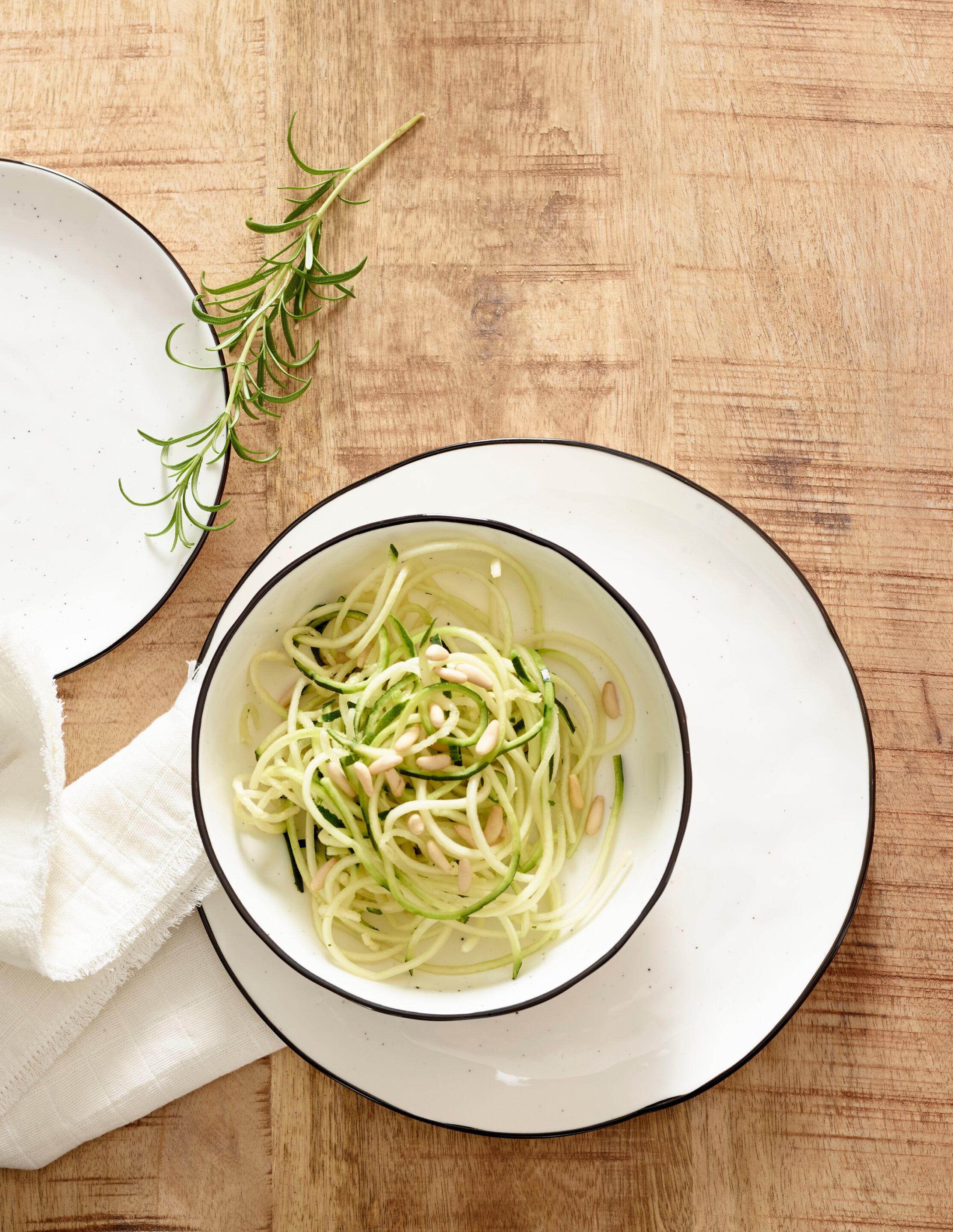 Фарфоровая десертная тарелка POMAX Basil ARCH-00141726 - Вид №4