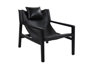 Кожаное кресло с подлокотниками и подголовником