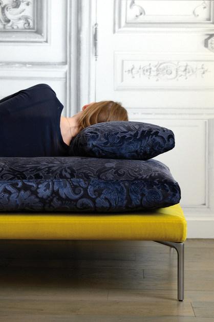 LELIEVRE Ткань из вискозы с цветочными мотивами Les classiques 538 - Вид №4