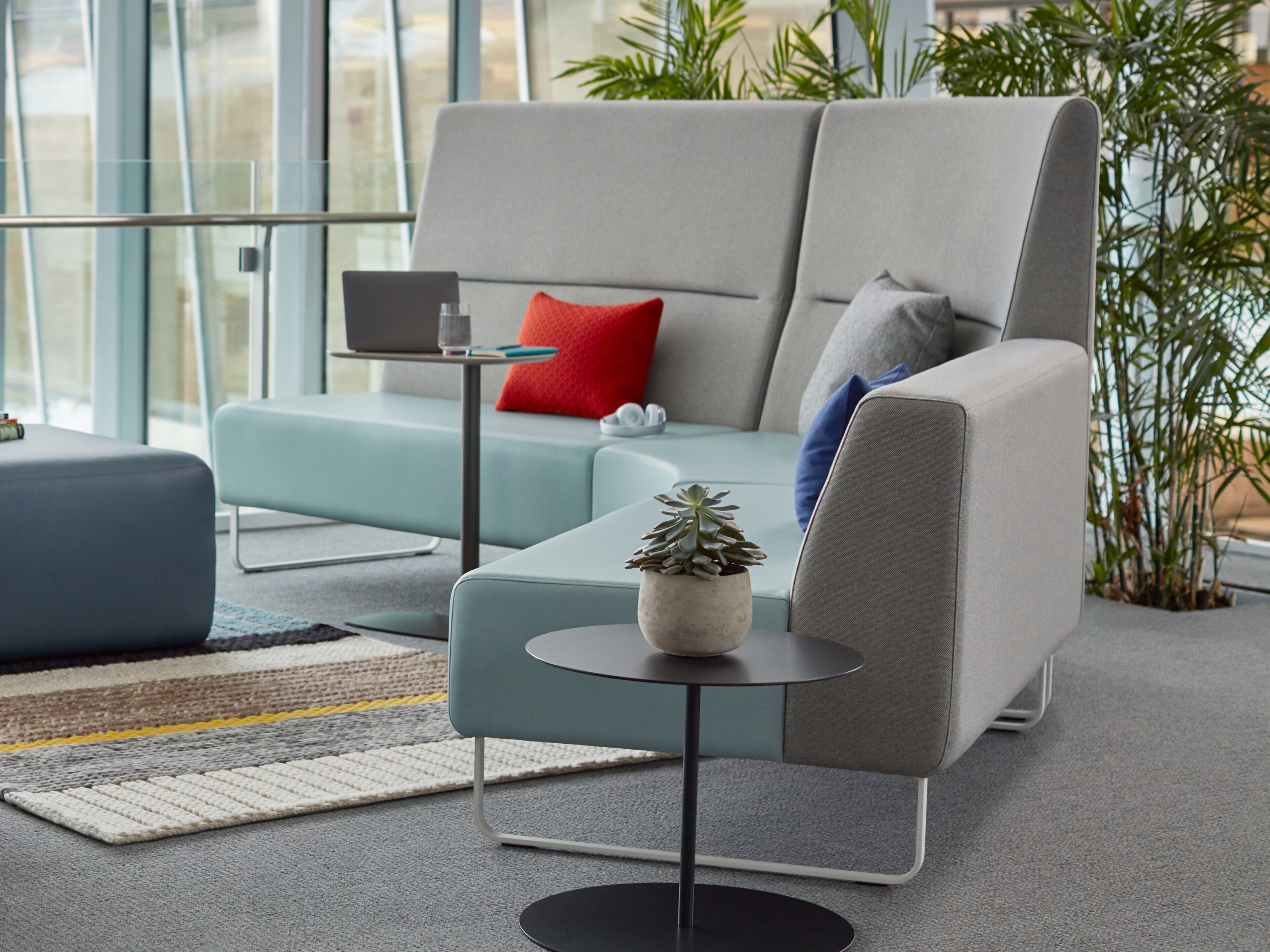 Модульный изогнутый диван из ткани с высокой спинкой Haworth Riverbend ARCH-00053687 - Вид №1