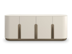 Деревянный шкаф с распашными дверями