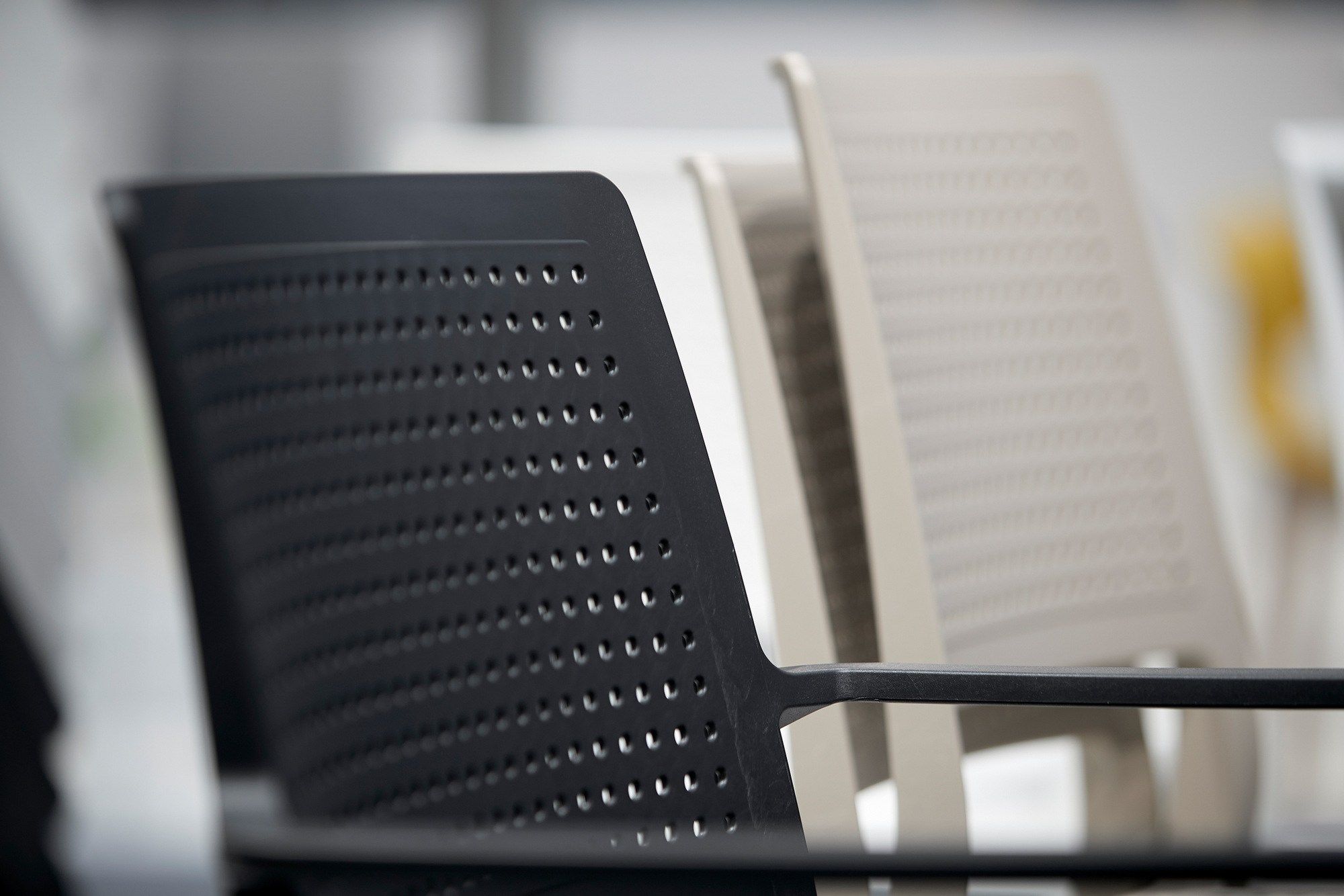 Стул из инженерного пластика с подлокотниками S-CAB Emi ARCH-00050078 - Вид №6