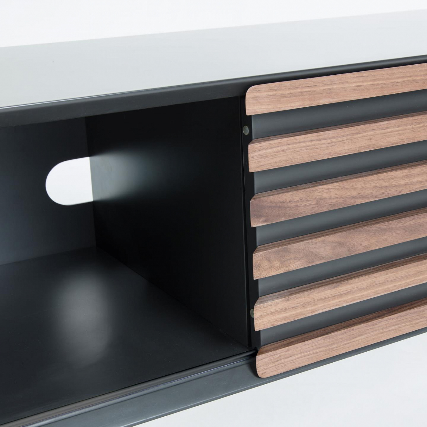 057687 Тумба под ТВ Mahon 120x48 орех La Forma Kesia 