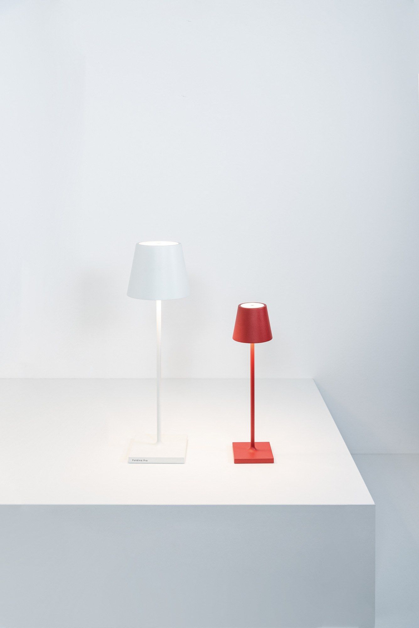 USB зарядка алюминиевая светодиодная настольная лампа Zafferano Poldina ARCH-00133568 - Вид №19