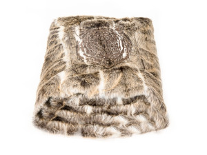 Ручной вышитый плед из искусственного меха