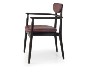 Дубовый стул с подлокотниками с мягким сиденьем