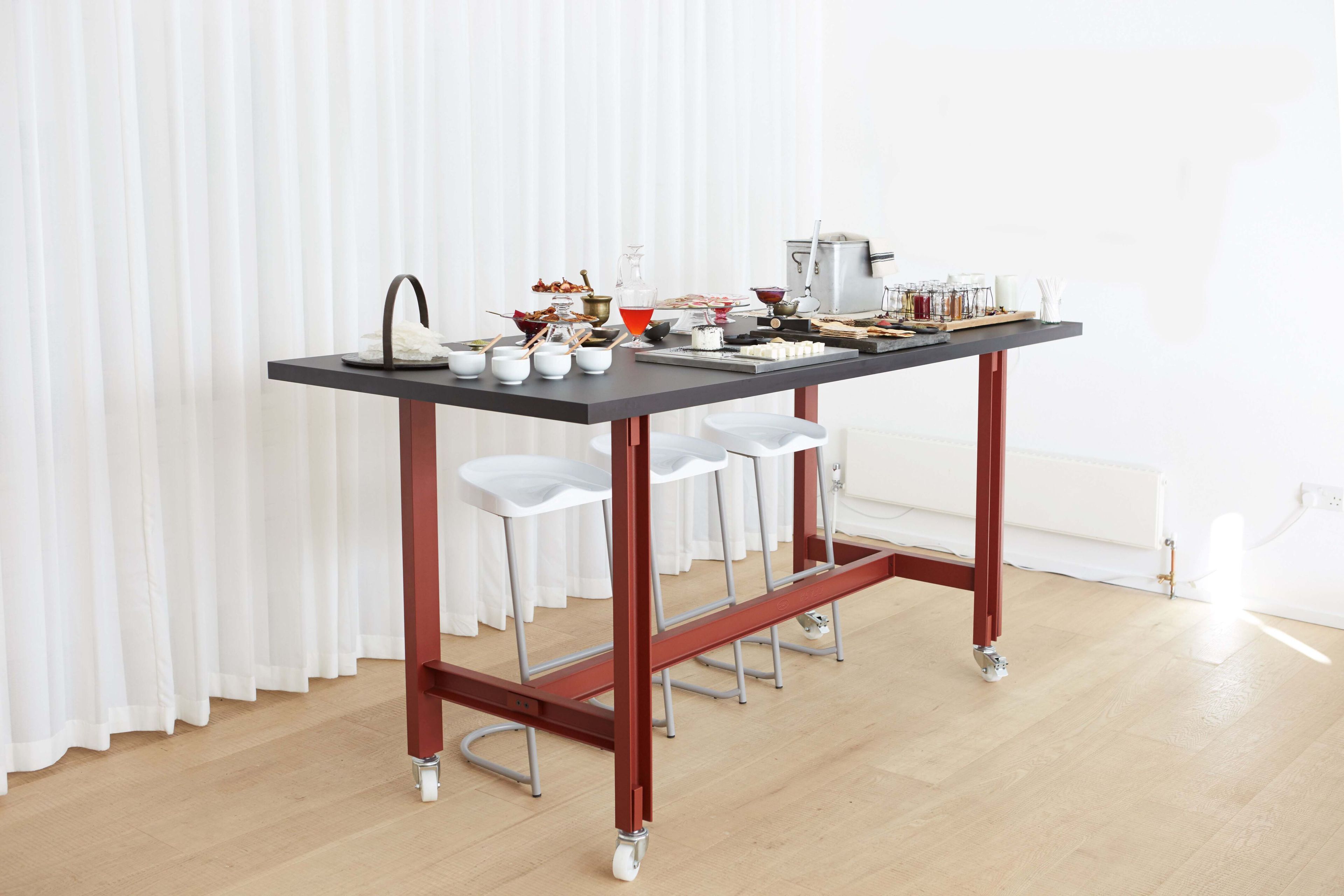 Стальной прямоугольный стол для совещаний Established&Sons Beam ARCH-00031678 - Вид №1