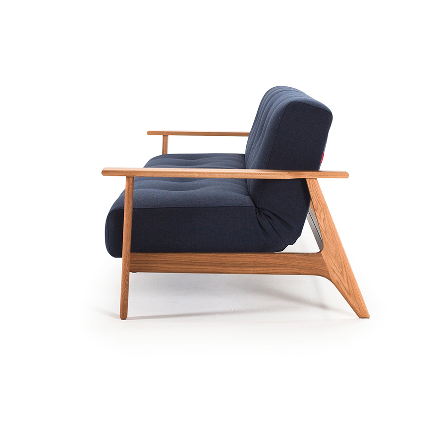 Диван Ample с подлокотниками Frej, ножками из дуба и черной рамой, темно-синий Innovation Living AMPLES3 - Вид №7