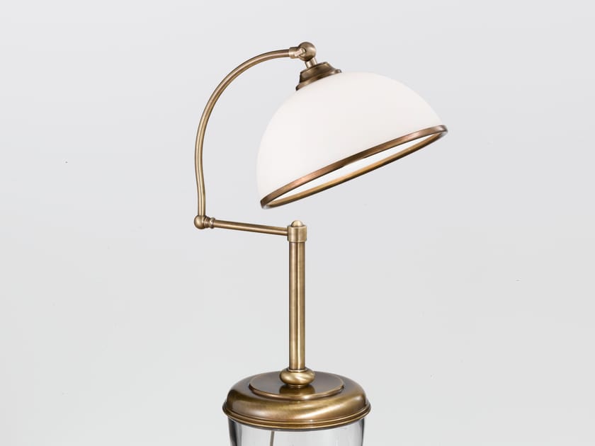 Регулируемая латунная настольная лампа Cremasco Illuminazione Венецианская традиция ARCH-00151510