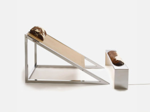 Кресло из натурального каучука с подставкой для ног