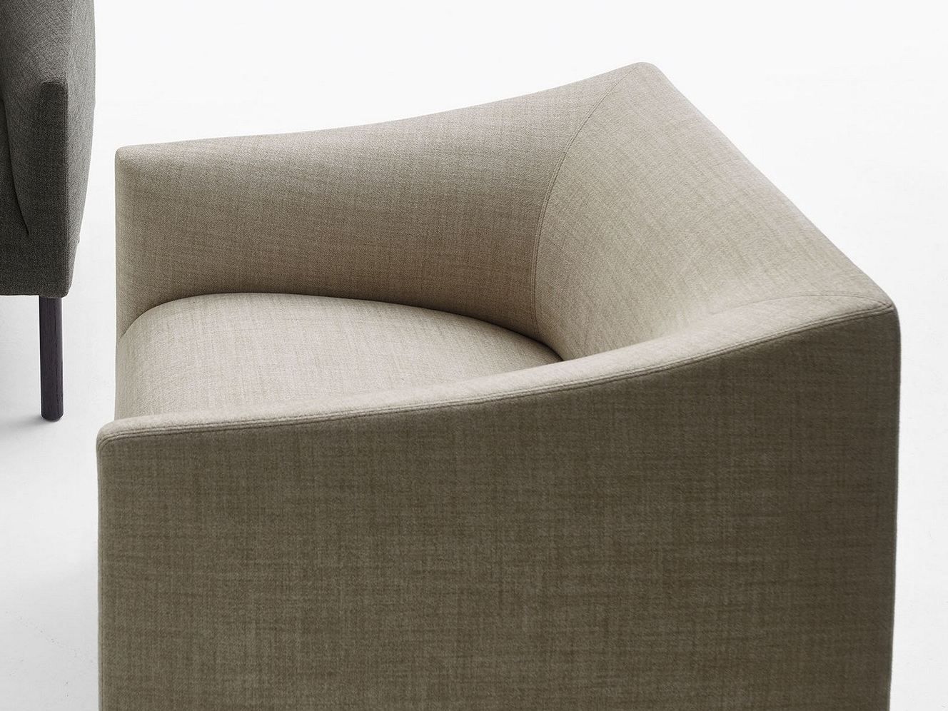 Тканевое кресло с подлокотниками B&B Italia Project Bankside ARCH-00057586 - Вид №4