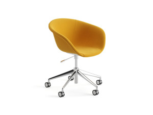 Тканевый стул с колесами