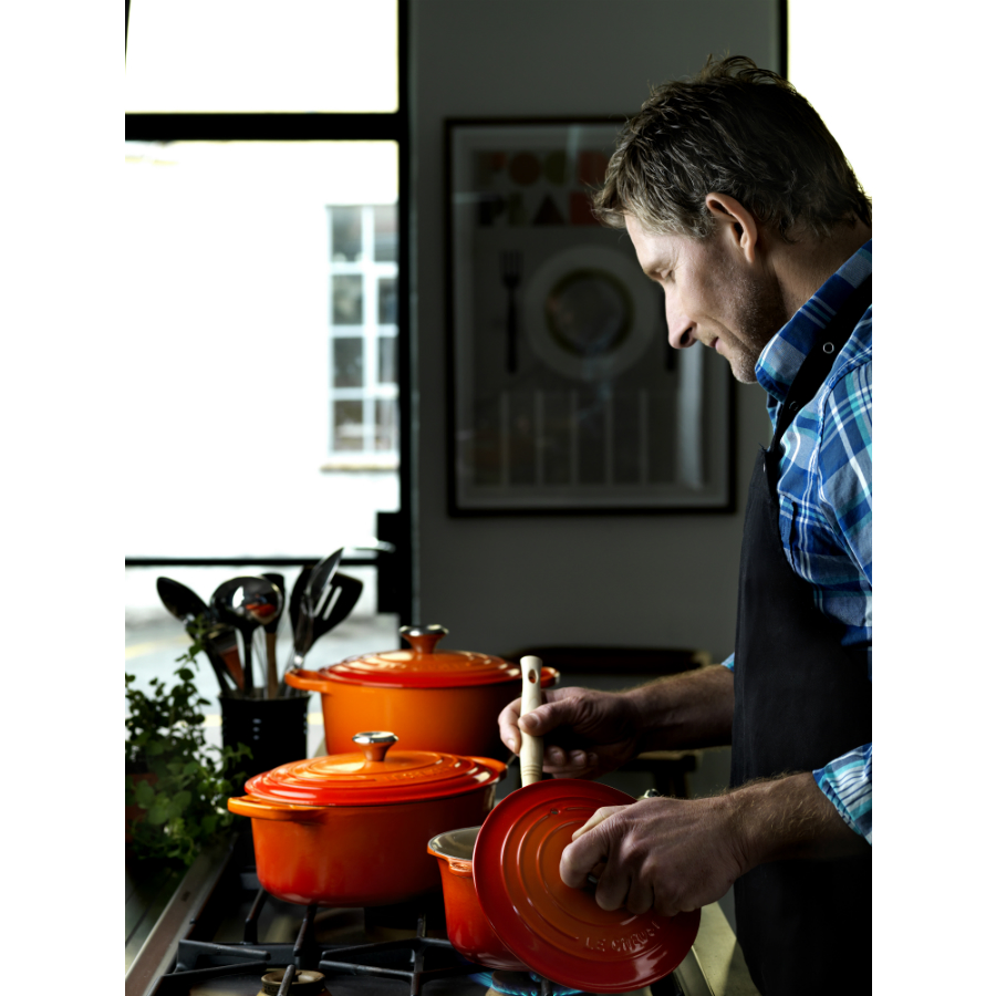 Кастрюля чугунная Le Creuset, Ø24 см, оранжевая 21177240902430 - Вид №4