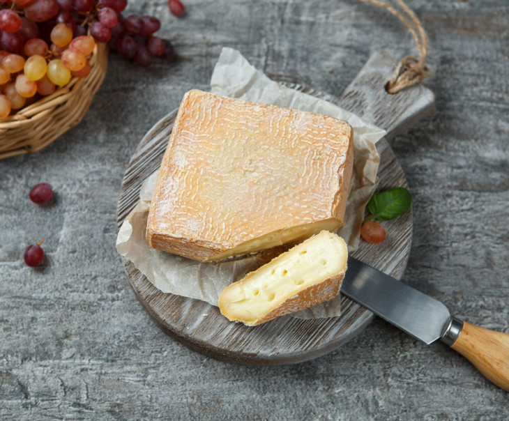 7402 Сыр "Ламмерт" (c мытой корочкой) Вкусляндия 