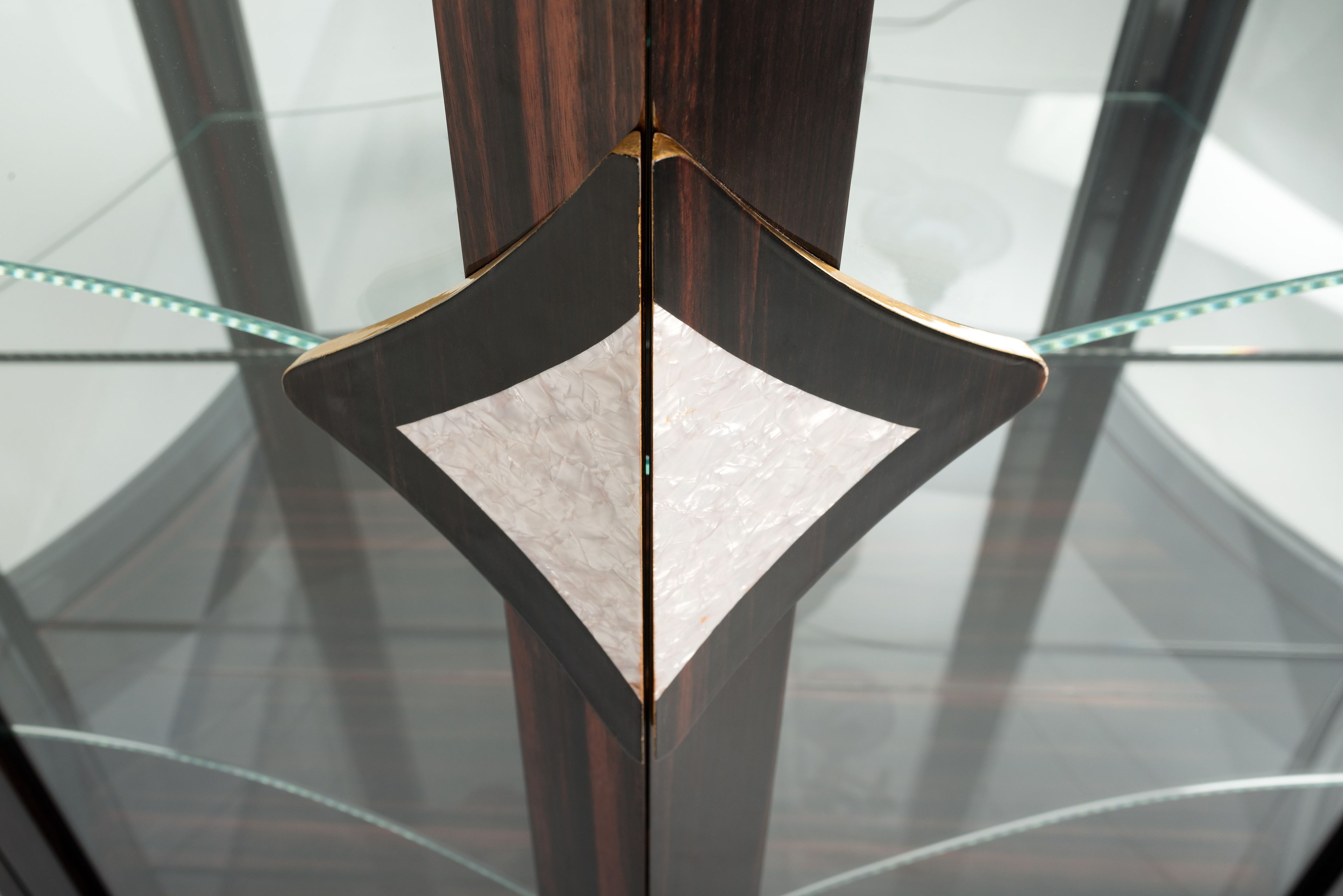 Витрина из дерева и стекла со встроенным освещением Mantellassi 1926 Ermes ARCH-00037469 - Вид №2