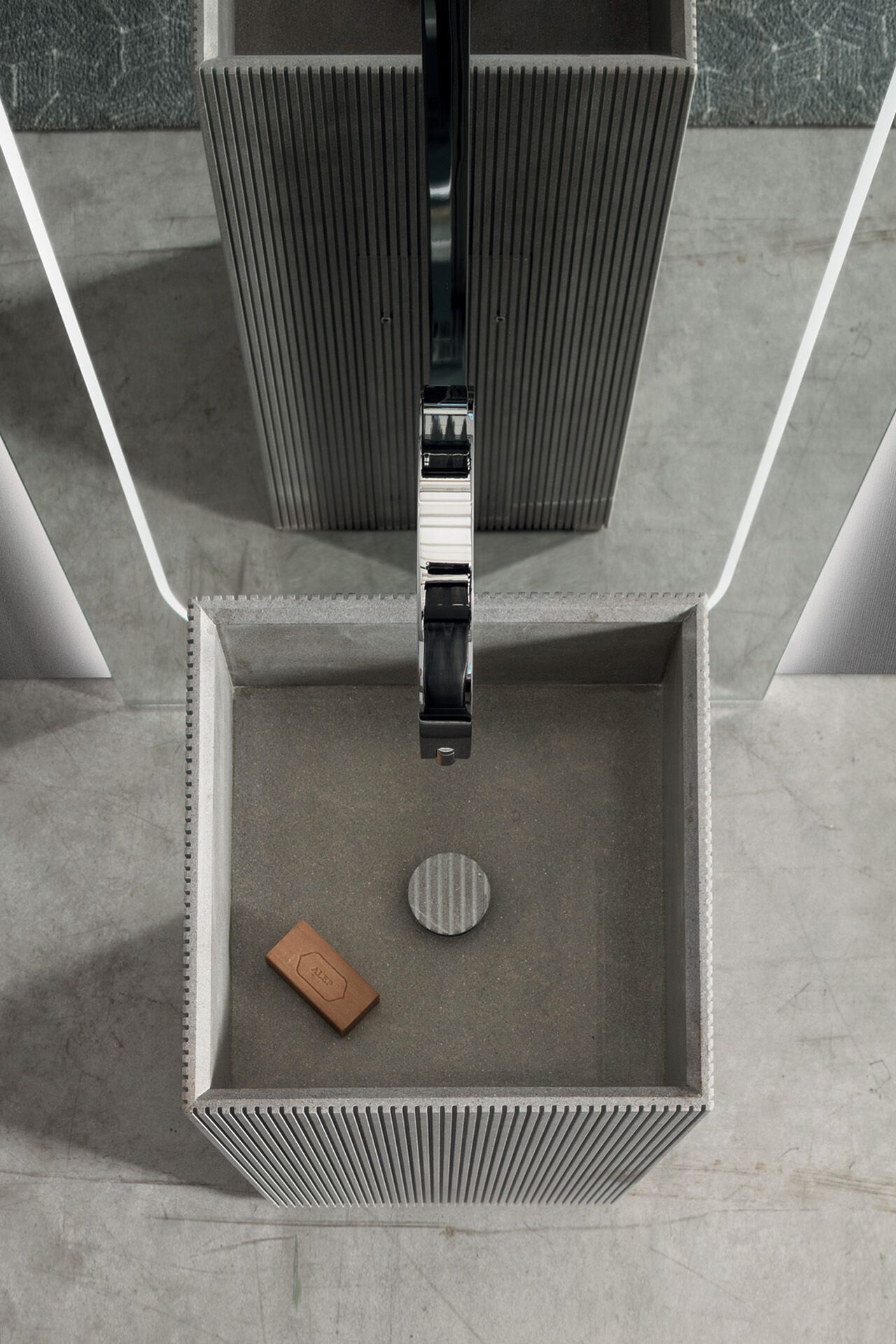 Каррарский мрамор отдельно стоящий квадратный умывальник ARCOM Монолит ARCH-00148081 - Вид №1