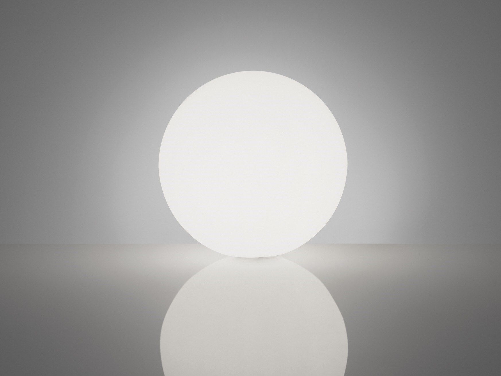 Наружная настольная лампа из полиэтилена In Stock слайд ARCH-00064813